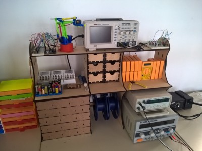uložné prostory pro elektronickou dílnu.jpg
