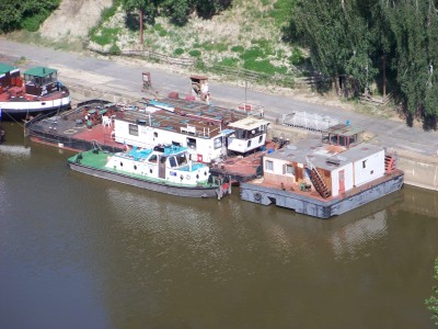 Podbabský kanál Ship Boat  Shiff  Šíf Loď - Tlačný remorkér Klára typ MR-165.jpg